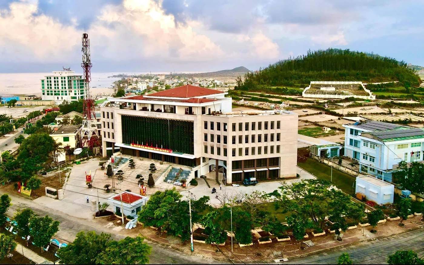 Trung tâm chính trị - hành chính huyện Lý Sơn