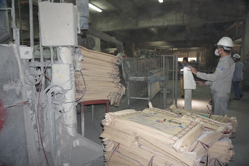 Giảm thuế để hỗ trợ xuất khẩu xi măng